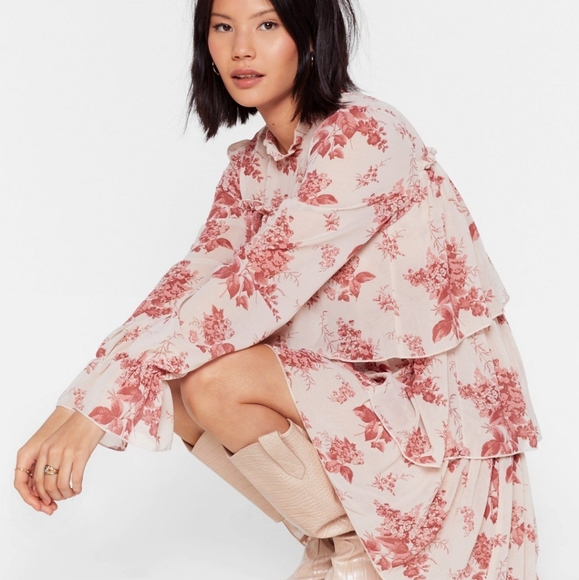 NASTY GAL TIERED HIGH NECK LONG SLEEVES FLORAL BLUSH PINK DRESS SIZE 8 - Picture 1 of 16